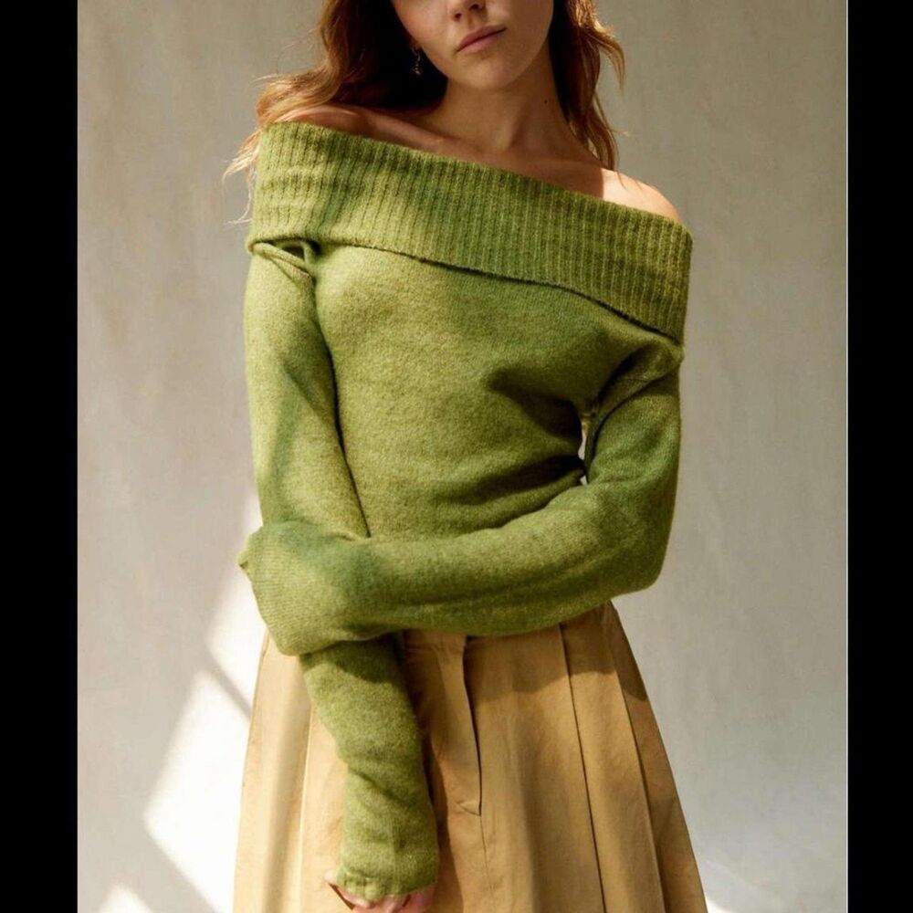 Silence + Noise Claudia Off-The-Shoulder Sweater in Olive - Size XS